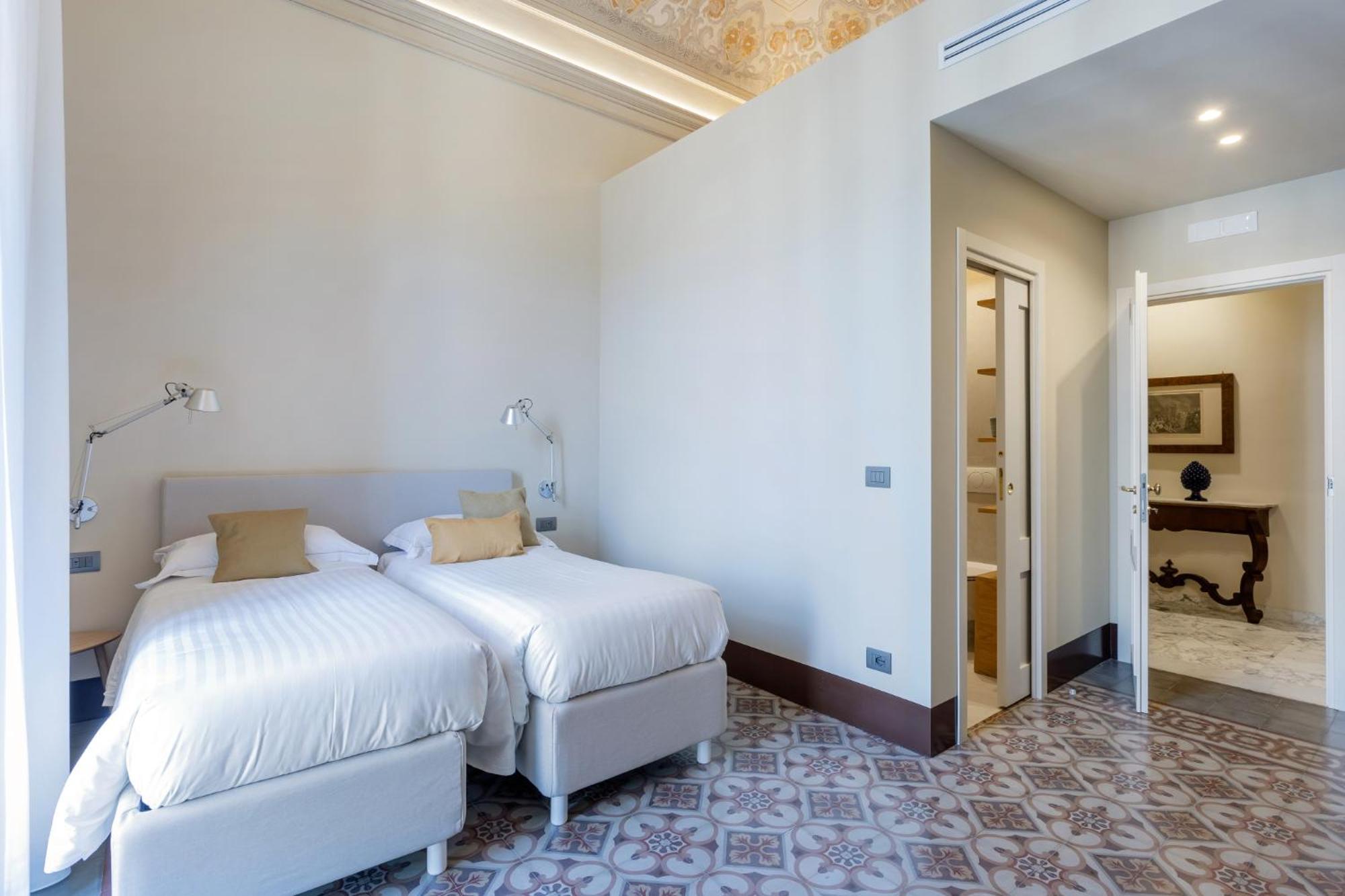 Palazzo Costarelli - Bed And Breakfast Катания Номер фото